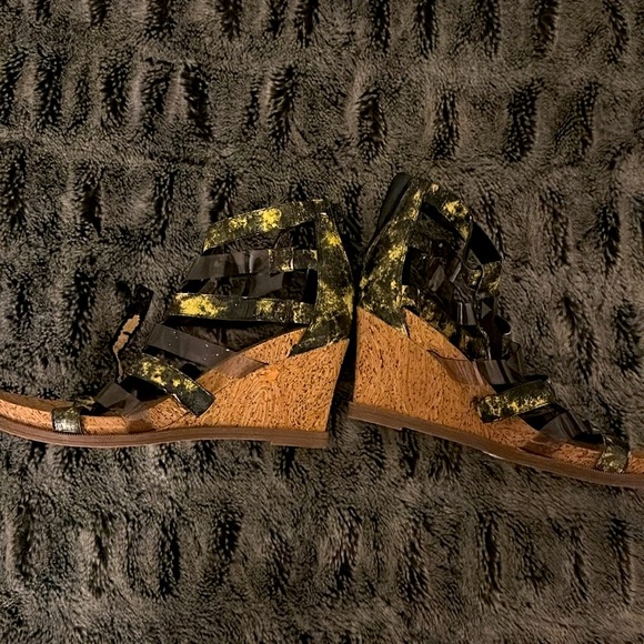 Fergie platform sandals - Picture 3 of 4